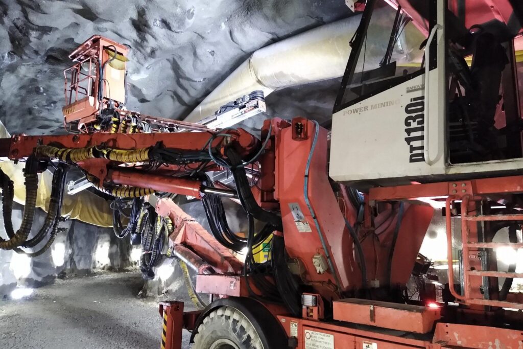 Tunnelarbete och Borrning i tunnel utförd av Power Mining Oy