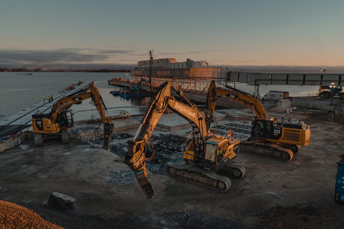 Torbjörn Sundh - hydraulhammare - berghantering - grävmaskiner - Caterpillar - Umeå hamn - startsida - Nordisk Bergteknik