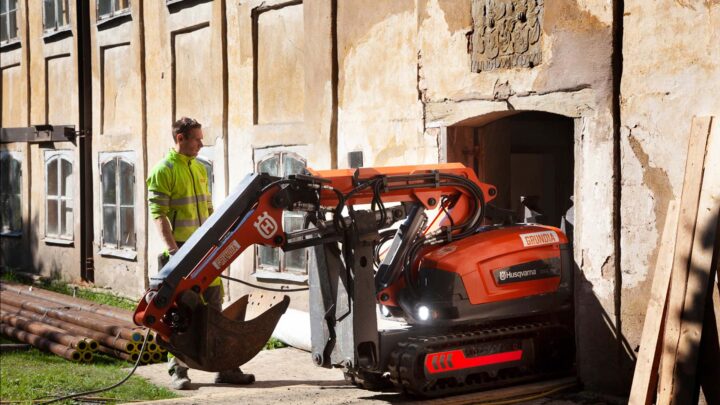 Grundia räddar Lindholmens betjäntflygel - fjärrstyrd grävmaskin - Lindholmen